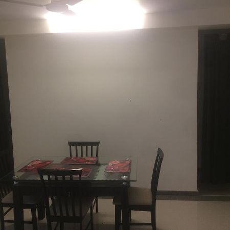 Poonam Hieghts Bed & Breakfast Мумбай Екстериор снимка